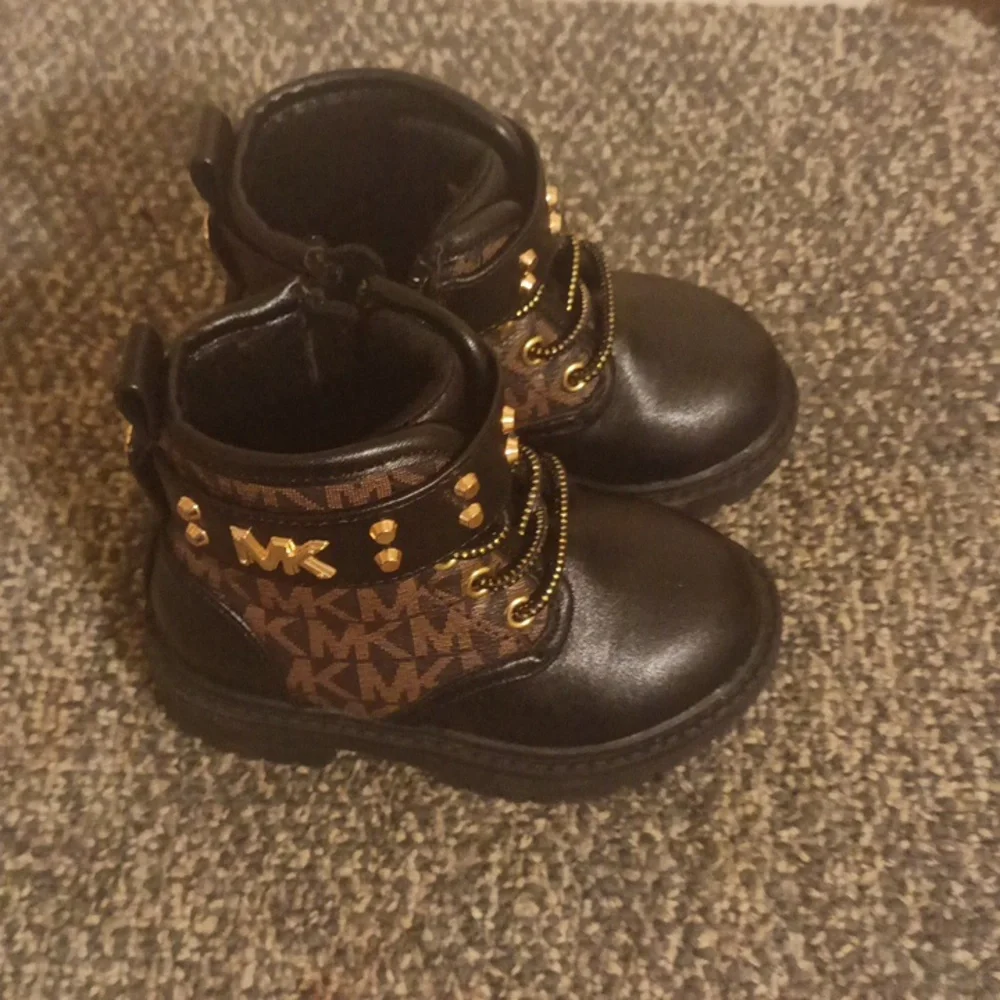 Stylish Michael Kors Black Kids Combat Boots with Gold Studded Accents Size 5